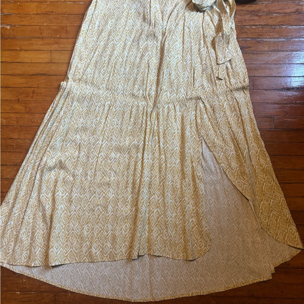 Elegant Pale Yellow and Cream Patterned Women's Skirt